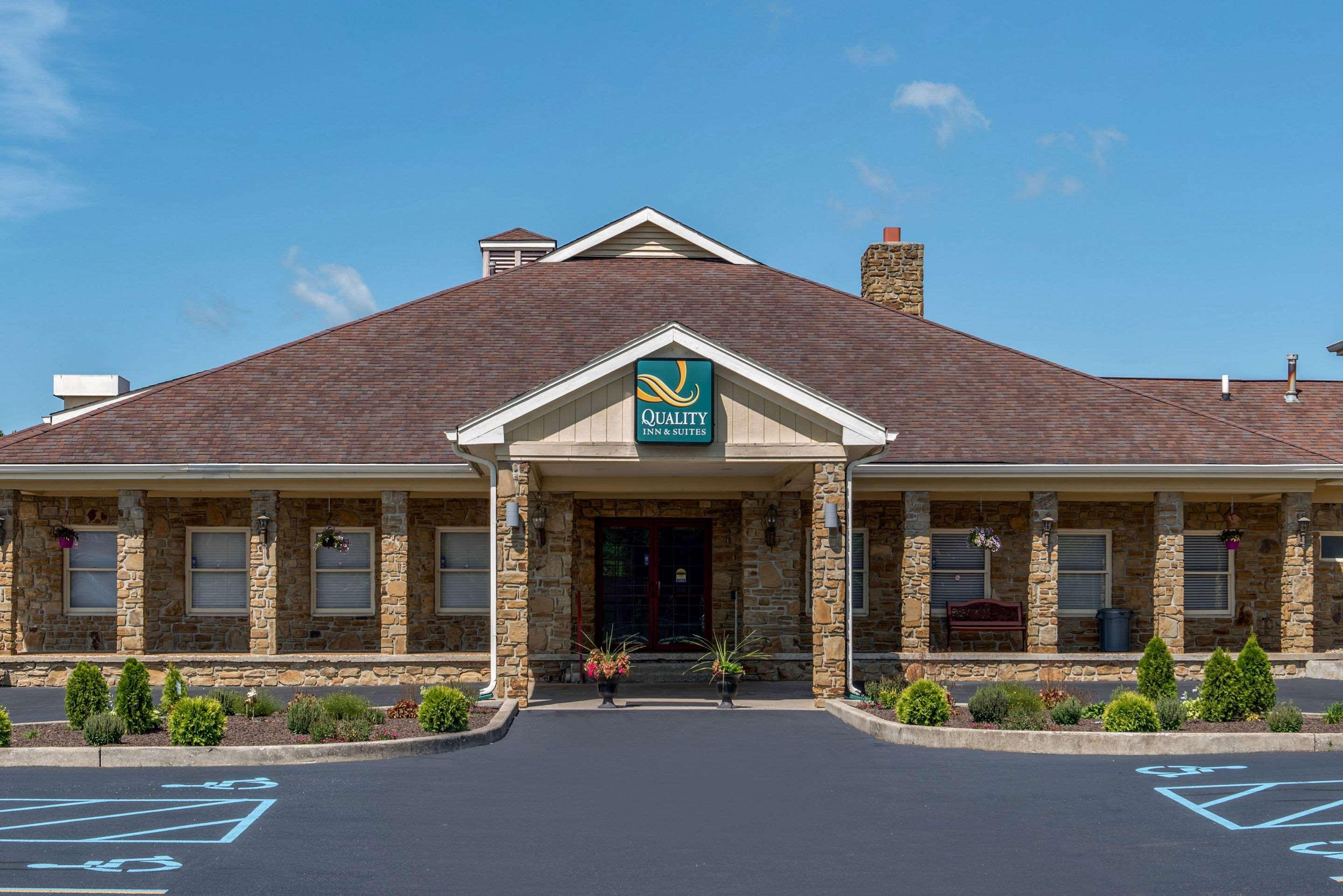 Quality Inn & Suites Bedford West Exterior photo