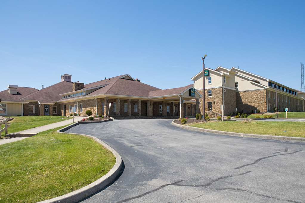 Quality Inn & Suites Bedford West Exterior photo