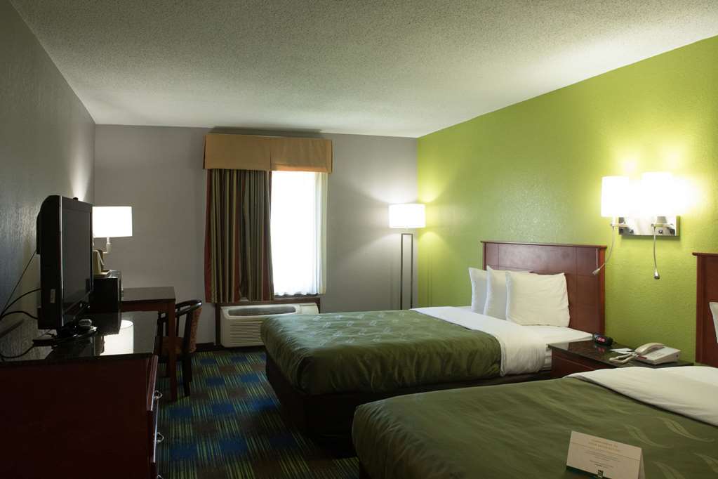 Quality Inn & Suites Bedford West Room photo